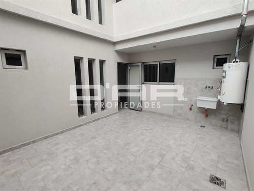 Imagen 12 de 20 de Departamento De 3 Ambientes Con Jardín Y Patio - Simbrón 3700