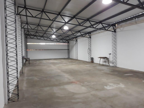 Imagen 2 de 4 de Local - Barrio Industrial