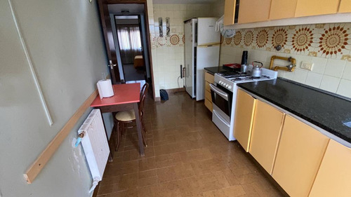 Casa En Venta - 4 Dormitorios 3 Baños - Cocheras - 234mts2 - Mar Del Plata