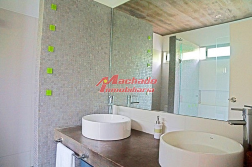 Moderna Casa San Rafael- Ref: 5451
