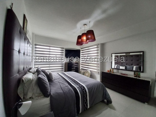 Maria E. Rentahouse Vende Lujoso Y Confortable Apartamento De 195m2 Con Bellas Areas Comunes Bien Reservadas Con Piscina, Caney Y Cancha Deportiva, En Colinas Del Turbio, Lara#25-23505*