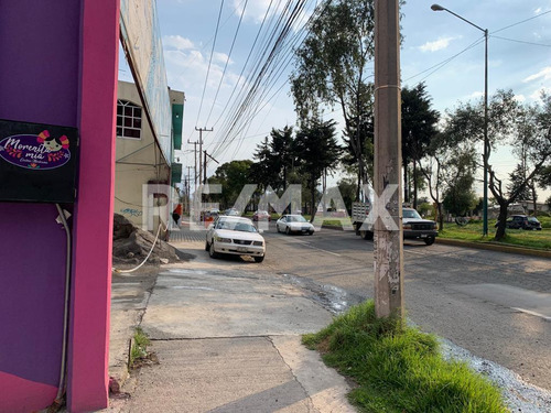Local En Renta En Av Jose Lopez Portillo, Toluca