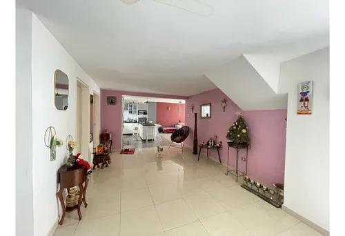 Se Vende Casa Urb. Los Chorros
