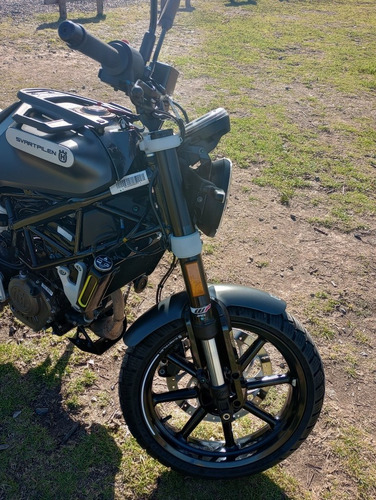 Imagen 8 de 11 de Husqvarna Svartpilen 200