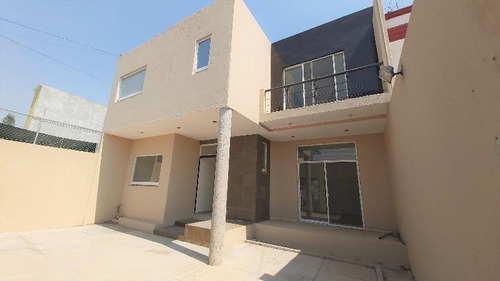 Casa En Venta En Colinas Del Cimatario, 3era Sección, Al Sur De Querétaro, Zona Residencial