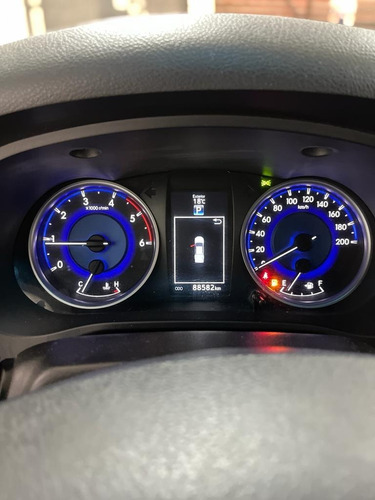 Imagen 11 de 17 de Toyota Hilux 2.8 Cd Srv 177 Cv 4x4 At