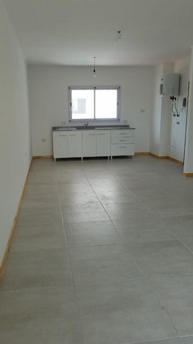 Imagen 3 de 7 de Departamento De 1 Amb Con 5 Cocheras!! A Estrenar! Apto Profesional!