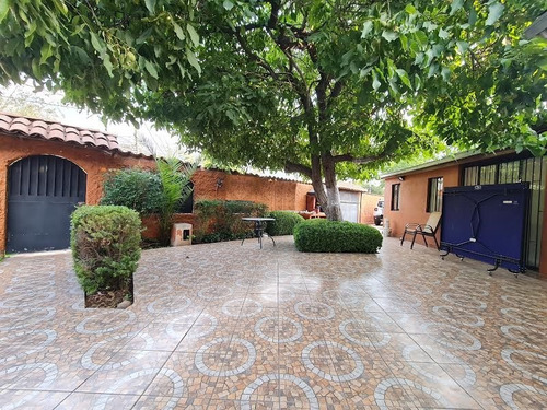 Casa Remodelada Con Quincho En La Mejor Ubicacion