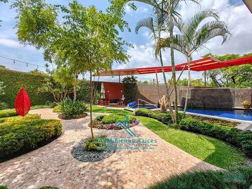Sumiya Casa Sola En Equina Con Alberca 3 Recámaras, 4 Baños, 2 Autos