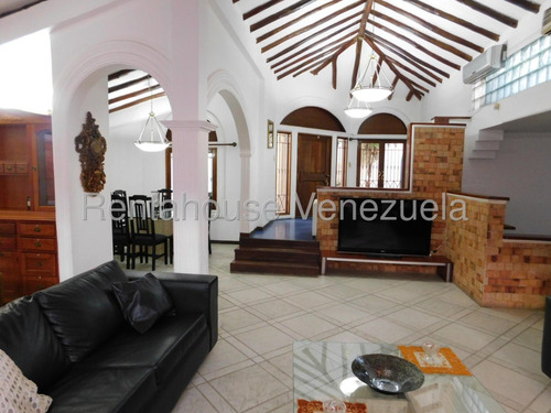 Hermosa Negociable !!! Y Completamente Amoblada Y Equipada Casaquinta En Venta Cuenta Con Una Cálida Piscina, En Parroquia Catedral, Lara#25-11394**maria E.**