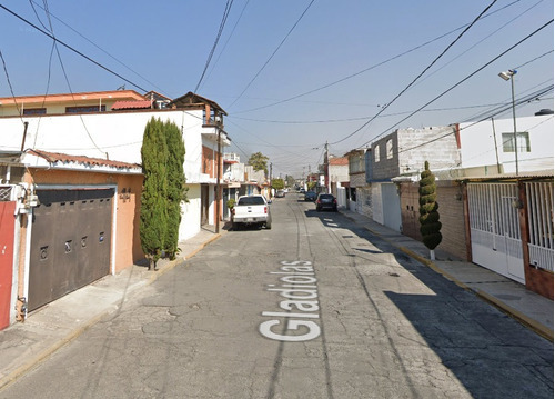 Casa En Venta De Recuperacion Bancaria En Villa De Las Flores, 55710 San Francisco Coacalco. Sh05