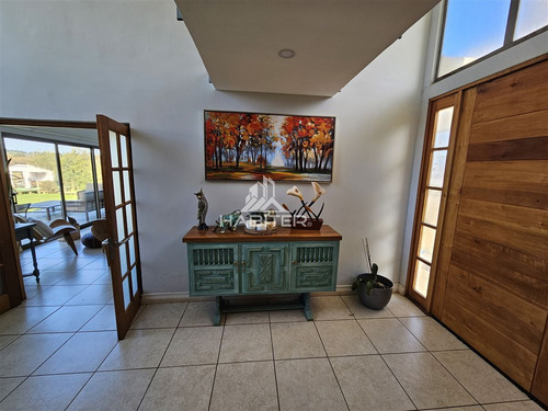 Casa En Venta De 4 Dorm. En Talca