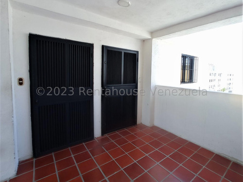 Moderno Apartamento En Venta Concepto Amerciano Remodelado Conjunto Privado Las Carolinas Turmero Vigilancia Pozo Estef 24-3492
