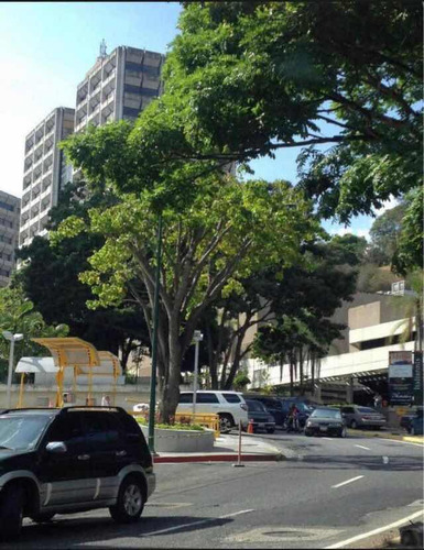 Oficina Centro Profesional Santa Paula, Frente A Clinica Santa Paula. 69m2 Excelente Ubicacion Y Vista, Restaurantes, Servicios Medicos Y De Delibery, Supermercado, Comercios, Todos A Pocos Pasos