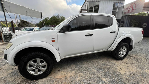 Mitsubishi L200 2.4 Tritón