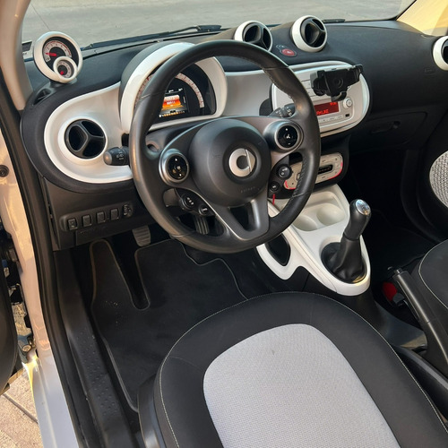 Imagen 11 de 21 de Smart Fortwo 1.0 City