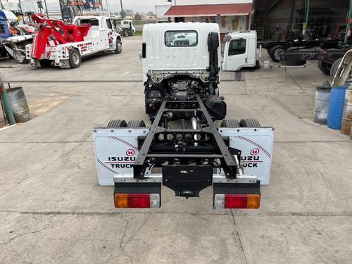 Imagen 5 de 10 de Isuzu Elf 300 2019