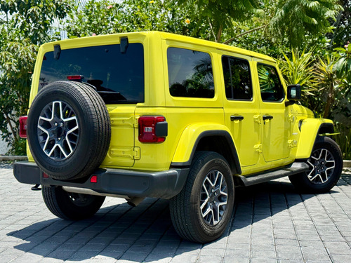 Jeep Wrangler 5p Unlimited Sahara L4/2.07/T Aut