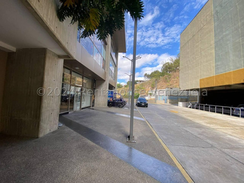 Local En Alquiler En Cc Macaracuay Xpress En La Guairita Remodelado Ideal Para Tienda Oficina Moderna 24-22892