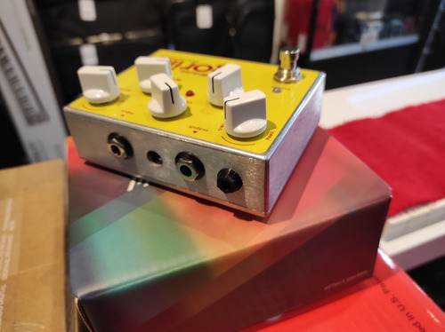 Pedal de efecto Dedalo Gorila GOR-4 amarillo