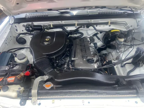 Nissan NP300 2.4 Chasis Dh Mt