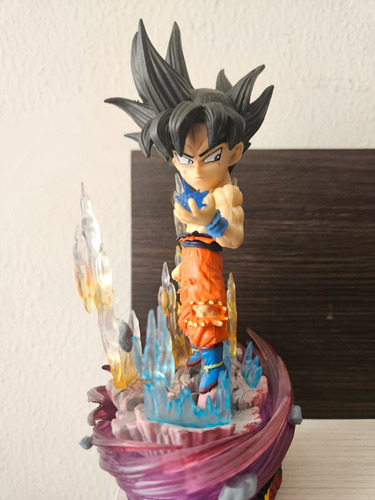 Figura Goku Ultra Instinto - Dragon Ball Super