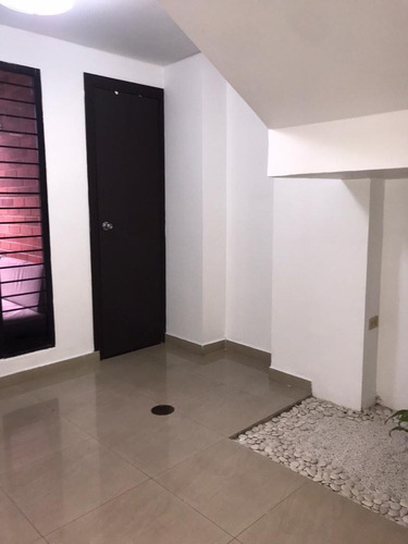 Imagen 11 de 17 de Townhouse En Venta En Lomas Del Este, 3 Niveles Conjunto Exclusivo Con Pozo De Agua, Doble Anillo De Seguridad Hermosas Áreas Sociales