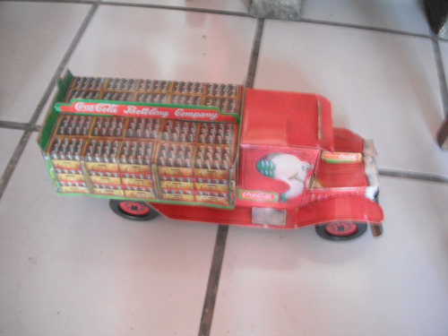 Camion De Carton De Coca Cola C/ruedas De Plastico 40x16x17