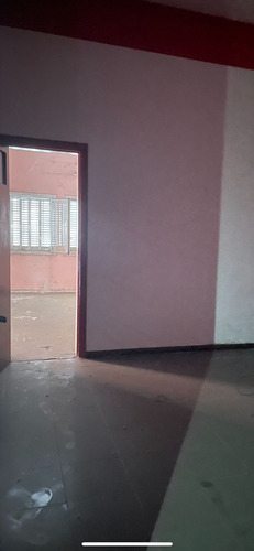 Imagen 4 de 9 de Venta Casa A Refaccionar Ideal 2 Flias Entrada Ind