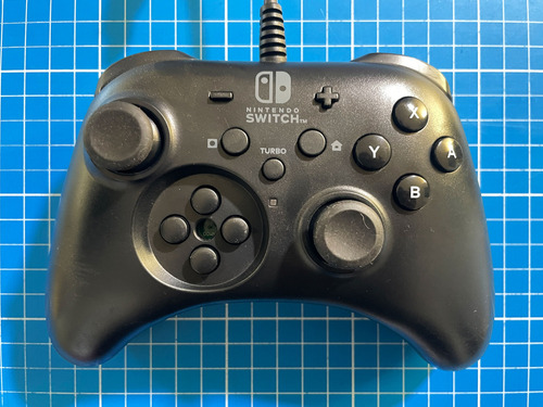 Hori Control Nintendo Switch Alámbrico (Usado)