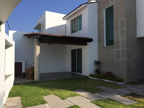 Imagen 4 de 16 de Casa Estilo Californiano Moderno