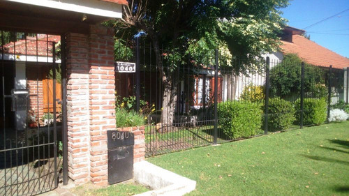 Chalet En Venta 4 Ambientes Barrio La Florida C/piscina, Mar Del Plata. 