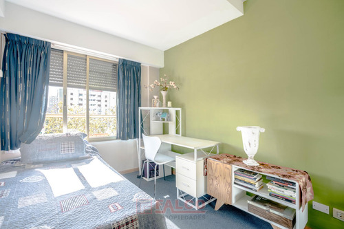 Departamento En Flores - 4 Ambientes - Frente - Balcon - Impecable