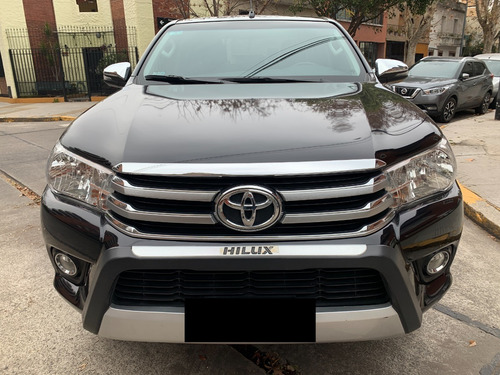 Imagen 4 de 13 de Toyota Hilux 2.8 Cd Srv 177cv 4x4 At