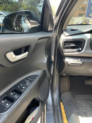 Kia Rio 1.4 automatico full