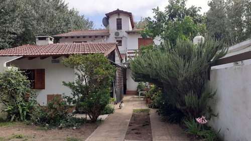 Venta - Casa Con Clocas Y Gas Natural Calle 40 Nº 953 Santa Teresita