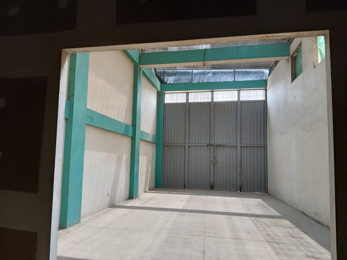 Se Alquila Local Industrial De 500 M2 En Comas