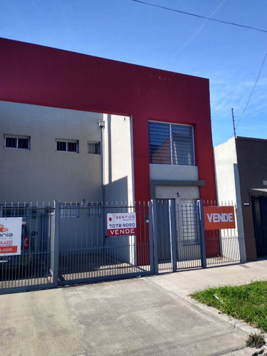 Venta De Casa 2 Ambientes En Bernal,