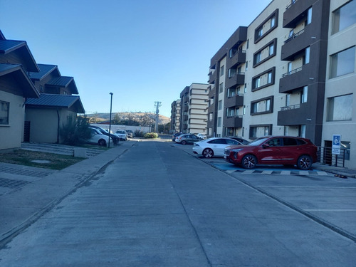 Vendo Amplio Depto. Condominio Cerrado, Acceso Controlado.