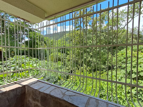 Town House No.01 En Conjunto Residencial La Gustavera, El Castaño