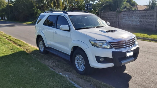 Imagen 11 de 15 de Toyota Sw4 3.0 T Diesel 4x4 At 3 Filas De Asientos Vremy