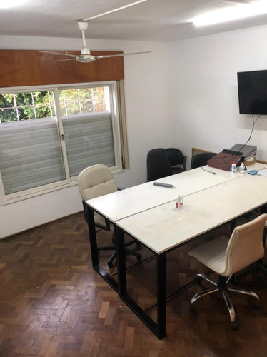 Casa En Los Boulevares- Los Hungaros 4494-tres Dormitorios Y Departamento Independiente