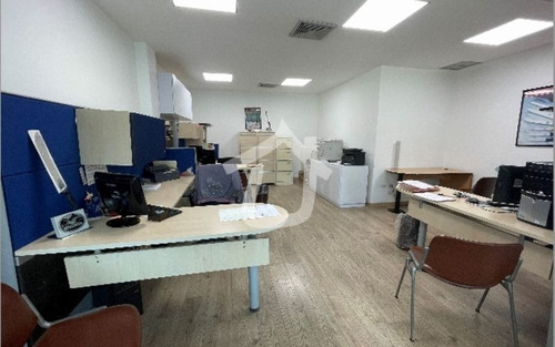 Imagen 8 de 17 de Edificio Industrial-comercial