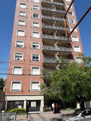 Moron Centro- Depto De 3 Amb Y 2 Baños + Balcon . En Mitre Y Boatti - Cochera Propia Cub.