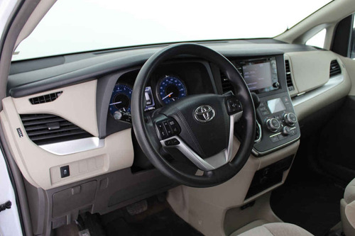 Imagen 12 de 15 de Toyota Sienna 2018 6 Cilindros
