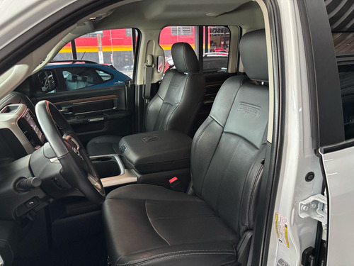 RAM Ram Classic 5.7 Laramie Night Edition Cab. Dupla 4X4 Aut. 4P