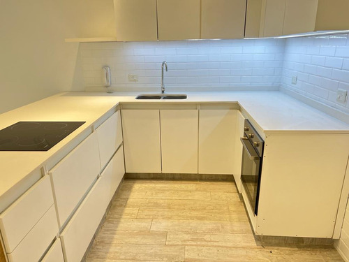 Imagen 2 de 30 de Duplex 3 Amb C/ Patio Y Escritorio A Estrenar