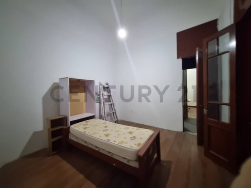 Venta Casa 4 Ambientes Refaccionada En Balvanera