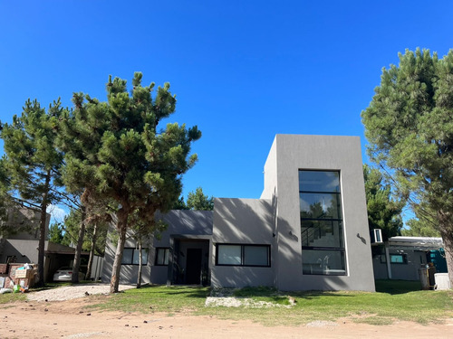 Casa En Alquiler Temporal En Barrio Cerrado Costa Esmeralda