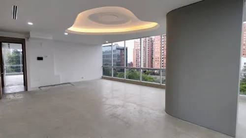 Oficinas En Arriendo Poblado 643-8292359